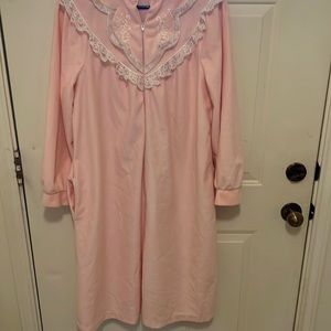 Medium calve length robe